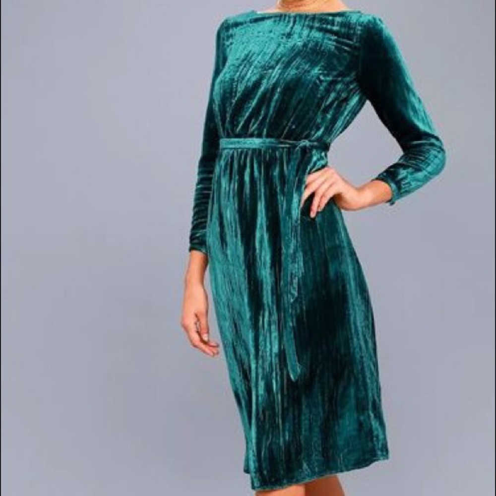 BB Dakota Green Velvet Midi Dress